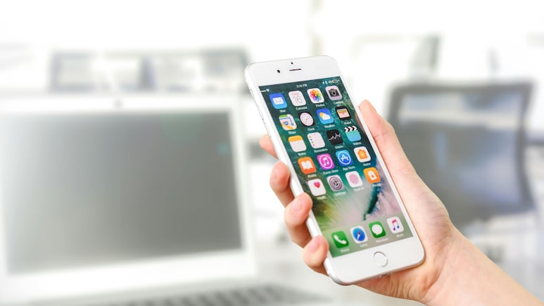 Travel Like A Pro: 12 Must-Have Travel Apps For Your Phone Travel Like A Pro: 12 Must-Have Travel Apps For Your Phone