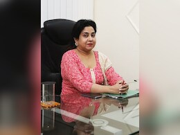 पहन सकती थीं वकील का काला कोट, पर थामी चॉक... जीरो से कोचिंग की क्वीन बनने वाली नीतू मैम की कहानी... पहन सकती थीं वकील का काला कोट, पर थामी चॉक... जीरो से कोचिंग की क्वीन बनने वाली नीतू मैम की कहानी...