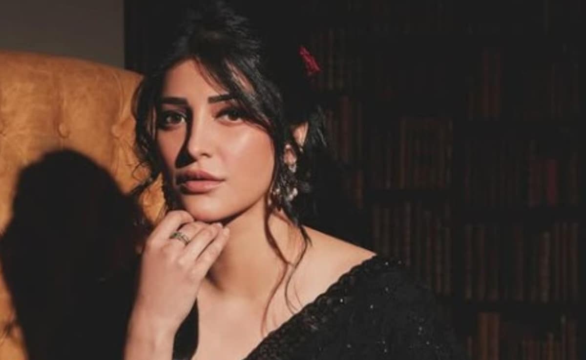 "<i>Yeh To Plastic Surgery Ki...</i>": How Shruti Haasan Paid The Price For Being Honest About Cosmetic Procedures
