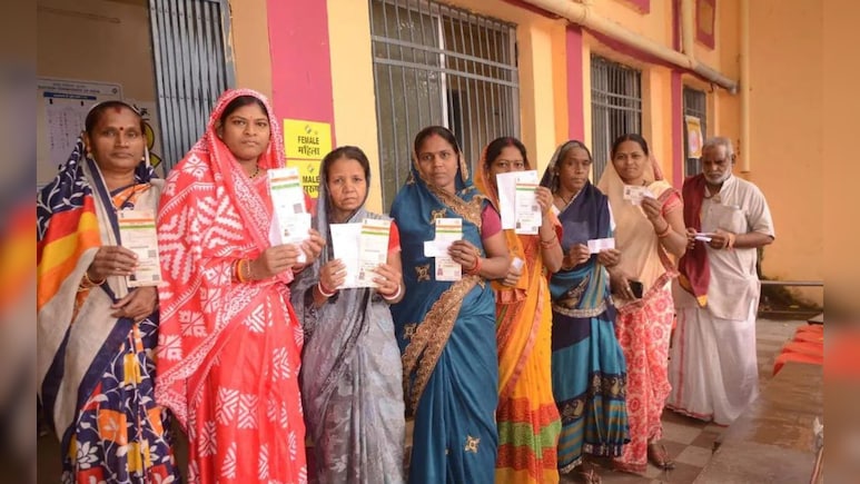 सावधान! वोटर कार्ड से लेकर पैन कार्ड तक, आपके पास ये चीजें दो हैं तो मुश्किल में फंस जाएंगे
