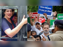 Congress Protest: राहुल और प्रियंका गांधी की 'गिरफ्तारी' के खिलाफ सड़क पर आई पूरी कांग्रेस, पुतला दहन कर जताया विरोध Congress Protest: राहुल और प्रियंका गांधी की 'गिरफ्तारी' के खिलाफ सड़क पर आई पूरी कांग्रेस, पुतला दहन कर जताया विरोध