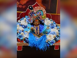 जन्माष्टमी पर लड्डू गोपाल को पहनाएं गोटे से सजी डिजाइनर ड्रेस, कान्हा के लिए खास लुक तैयार करें जन्माष्टमी पर लड्डू गोपाल को पहनाएं गोटे से सजी डिजाइनर ड्रेस, कान्हा के लिए खास लुक तैयार करें