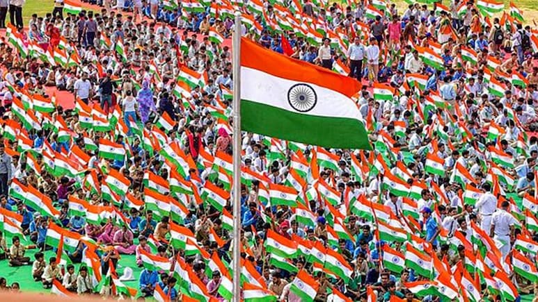 Har Ghar Tiranga: आप भी फहराएं तिरंगा शान से! लेकिन पहले जान लें ये जरूरी नियम, वरना हो सकती है जेल