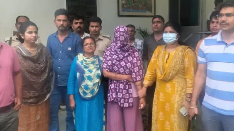 बेतिया की रिश्वत खोर महिला दारोगा का ऑडियो क्लिप वायरल , दलाल से अंडरगार्मेंट की डिमांड ने मचाया बवाल