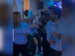 यशवर्धन-राशा ने 'अंखियों से गोली मारे' पर किया ऐसा डांस, लोग भूल गए रवीना-गोविंदा, बोले- जोड़ी नंबर 1 यशवर्धन-राशा ने 'अंखियों से गोली मारे' पर किया ऐसा डांस, लोग भूल गए रवीना-गोविंदा, बोले- जोड़ी नंबर 1