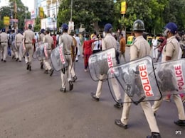 Huge Cache Of Arms Seized In Bengal, 1 Arrested With 16 Guns, 904 Bullets Huge Cache Of Arms Seized In Bengal, 1 Arrested With 16 Guns, 904 Bullets