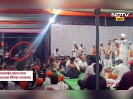 Ahilyanagar News: किर्तन थांबवत महाराजांवर हल्ला, बाळासाहेब थोरात यांच्या PAसह 14 जणांवर गुन्हा