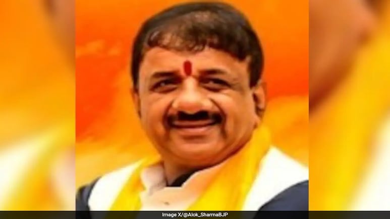 Row Over Bhopal MP Alok Sharma's Remarks, Congress Calls Him "Anti-National" Row Over Bhopal MP Alok Sharma's Remarks, Congress Calls Him "Anti-National"