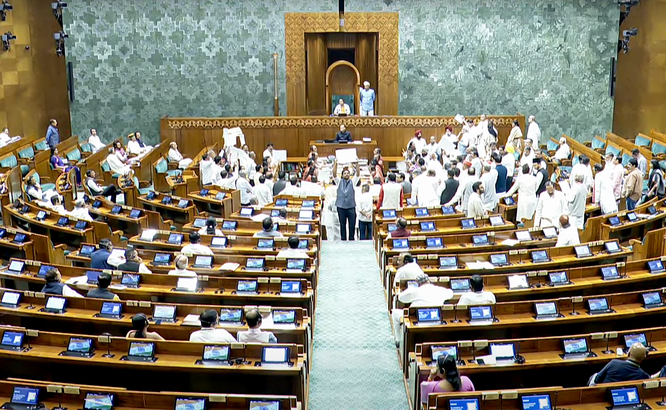 Showdown Over 'Criminal MPs' Bill, Opposition Throws Paper At Amit Shah