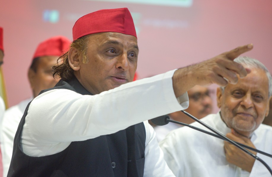 एक-दूसरे को आई लव यू कहने लगे तो सारे मसले खत्म... आई लव मोहम्मद और महादेव पर अखिलेश यादव