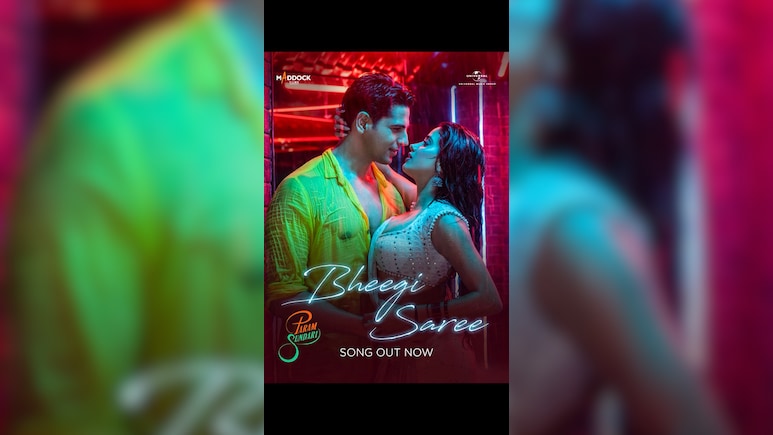 'परम सुंदरी' के गाने 'भीगी साड़ी' में दिखी सिद्धार्थ-जाह्नवी की सिजलिंग केमिस्ट्री, फैंस बोले- आग लगा दी