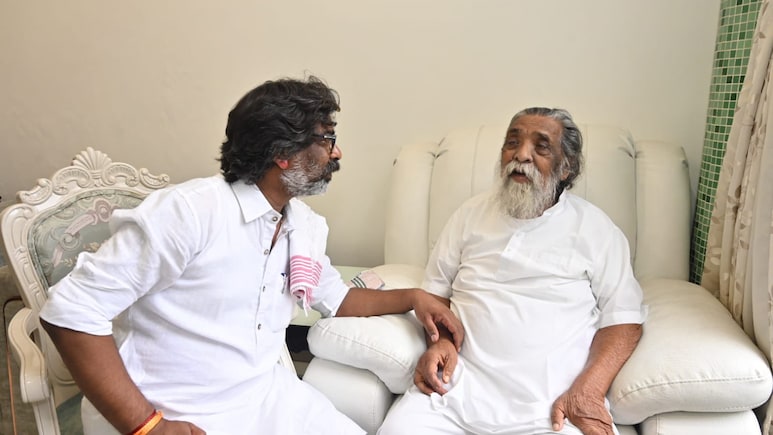 पिता की हत्या ने बदली थी जिंदगी, 11 बार के सांसद, तीन बार CM रहे शिबू सोरेन की पूरी जीवनी