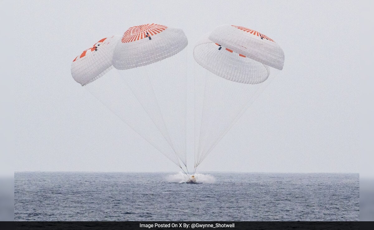 Астронавтите се завръщат на Земята с SpaceX след 5 месеца в Международната космическа станция 