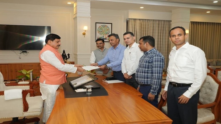 MLA Collector Dispute: भिंड कलेक्टर व विधायक का विवाद, IAS एसोसिएशन ने CM को लिखा पत्र, जानिए क्या कहा? MLA Collector Dispute: भिंड कलेक्टर व विधायक का विवाद, IAS एसोसिएशन ने CM को लिखा पत्र, जानिए क्या कहा?