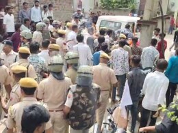 झालावाड़ में भीड़ ने पुलिस पर किया पथराव, राजकुमार रोत के कार्यक्रम में बवाल झालावाड़ में भीड़ ने पुलिस पर किया पथराव, राजकुमार रोत के कार्यक्रम में बवाल