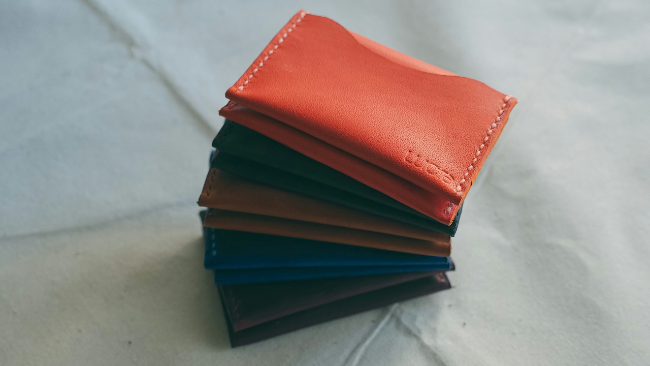 Get A Sleek Wallet For Women To Carry Your Money Safely