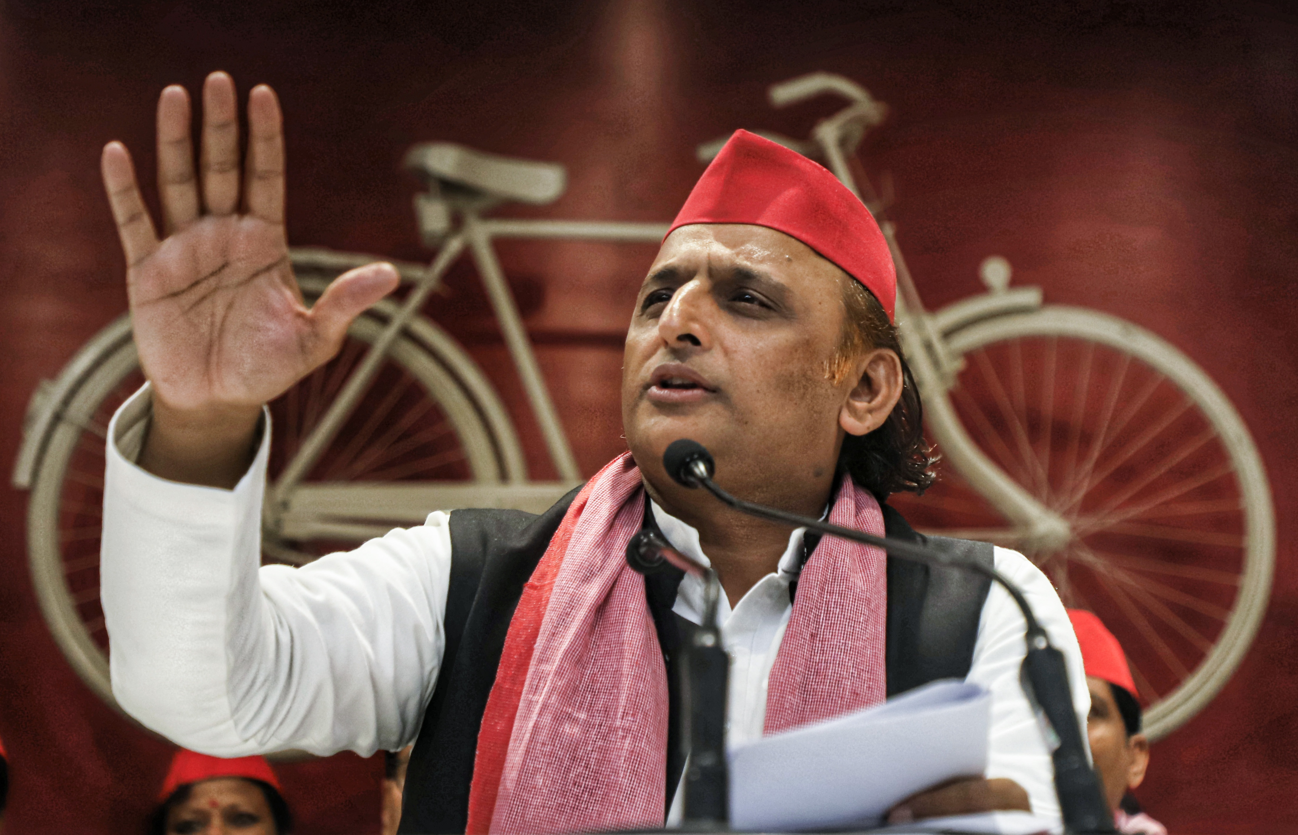 अखिलेश यादव ने योगी सरकार पर साधा निशाना, कहा- 'ग से गधा' हमारे शब्द नहीं