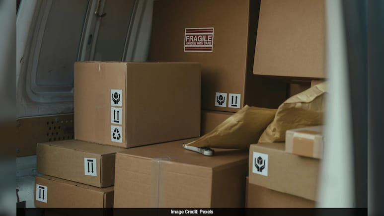 India To Resume Postal Services To US After Nearly Two-Month Suspension India To Resume Postal Services To US After Nearly Two-Month Suspension