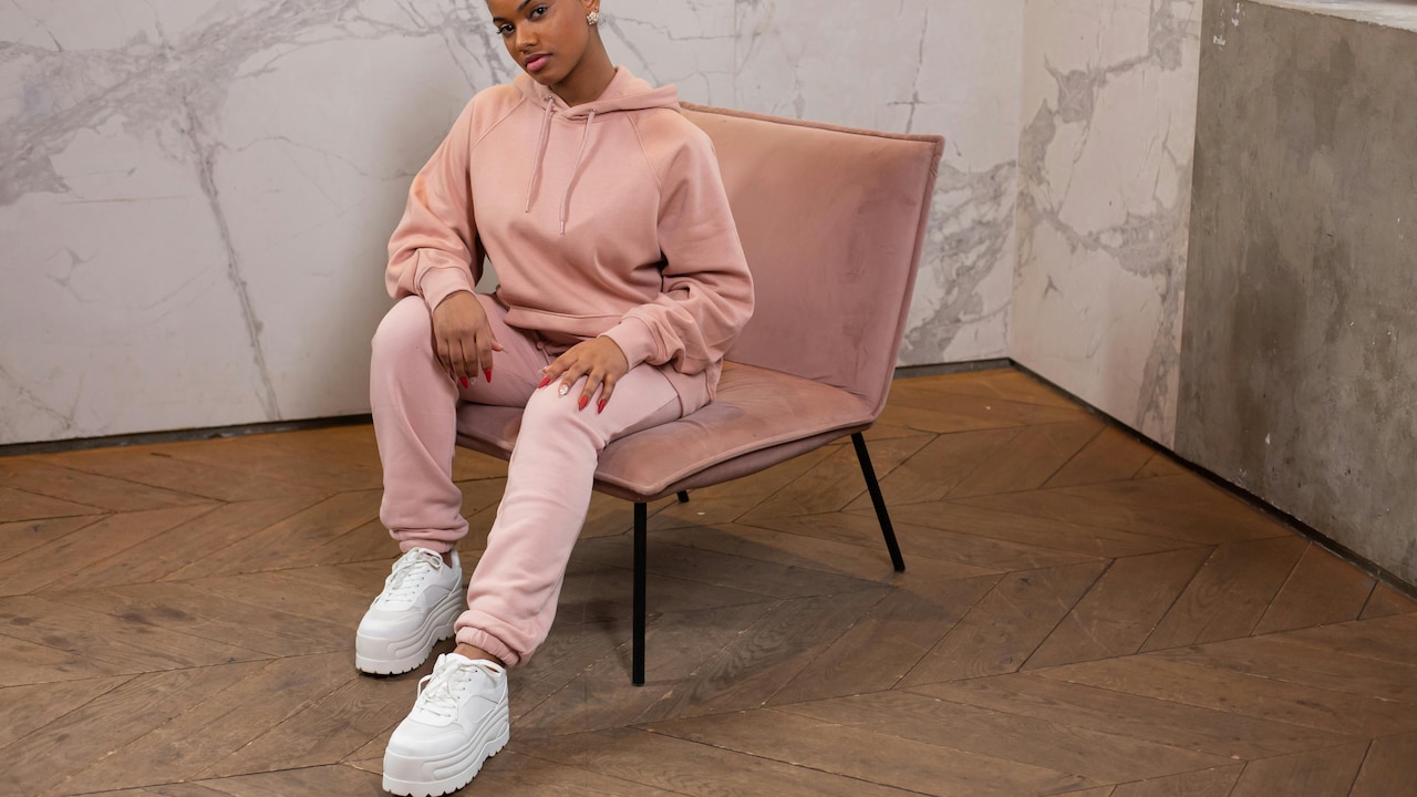 Get top tracksuits for men and women for making a street style look 