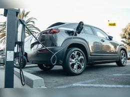 Electric Vehicle: इलेक्ट्रिक वाहनांना सरकारचे स्वातंत्र्यदिनी मोठे गिफ्ट, 'या' मार्गावर टोल फ्री प्रवास Electric Vehicle: इलेक्ट्रिक वाहनांना सरकारचे स्वातंत्र्यदिनी मोठे गिफ्ट, 'या' मार्गावर टोल फ्री प्रवास