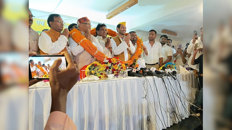 बिहार : तेज प्रताप का वीवीआईपी पार्टी से गठबंधन, कहा- तेजस्वी के साथ हमेशा रहेगा मेरा आशीर्वाद बिहार : तेज प्रताप का वीवीआईपी पार्टी से गठबंधन, कहा- तेजस्वी के साथ हमेशा रहेगा मेरा आशीर्वाद
