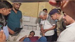 डॉक्&zwj;टर के रूप में द&zwj;िखे मंत्री क&zwj;िरोड़ी लाल मीणा, ज&zwj;िला अस्&zwj;पताल में घायलों का आला लगाकर क&zwj;िया चेकअप