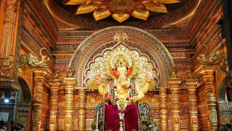 गजानन की एआई से सुरक्षा, बॉलीवुड से माफिया तक उत्सव में डूबे;गणेश चतुर्थी पर मुंबई से लेकर आंध्र तक धूम