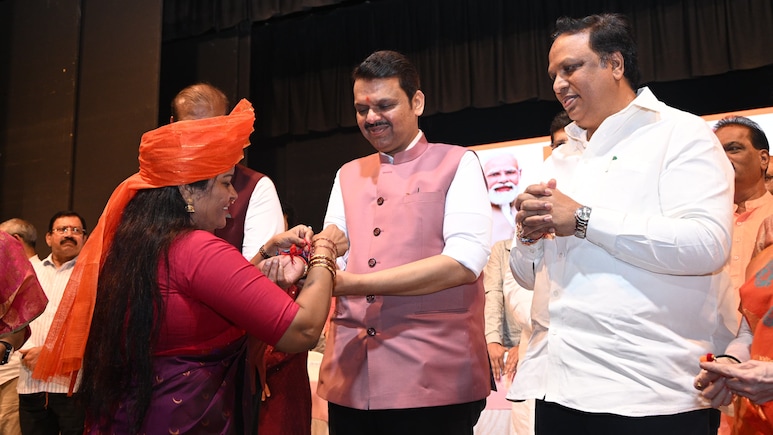 Ladki Bahin Yojana: लाडकी बहीण योजना कधीपर्यंत सुरू राहणार? देवेंद्र फडणवीसांचे मोठे विधान Ladki Bahin Yojana: लाडकी बहीण योजना कधीपर्यंत सुरू राहणार? देवेंद्र फडणवीसांचे मोठे विधान