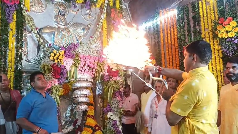 Ramdev Mela 2025: बाबा रामदेव का 'लघु महाकुंभ' शुरू, 108 दीपों की गई महाआरती, दर्शन के लिए उमड़े लाखों भक्त
