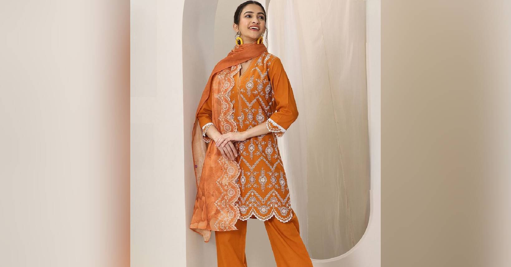 इस Raksha Bandhan पर बहनें बनें Style Icon, 1500 रुपये से भी कम में खरीदें ये शानदार Kurta Sets
