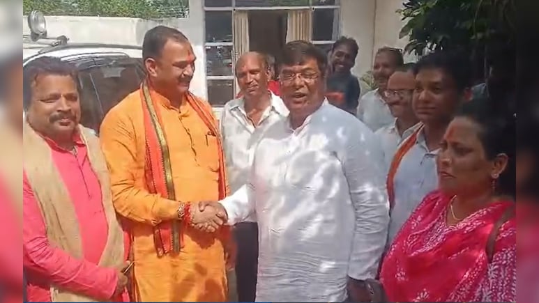 डीएफओ मामले पर मंत्री का पल्ला झाड़ने का आरोप, पूर्व विधायक भी हुए हमलावर, जानें क्या है मामला ? डीएफओ मामले पर मंत्री का पल्ला झाड़ने का आरोप, पूर्व विधायक भी हुए हमलावर, जानें क्या है मामला ?