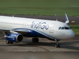 'Drunk' Lawyer Chants '<i>Har Har Mahadev</i>' On Delhi-Kolkata IndiGo Flight, Chaos Erupts 'Drunk' Lawyer Chants '<i>Har Har Mahadev</i>' On Delhi-Kolkata IndiGo Flight, Chaos Erupts