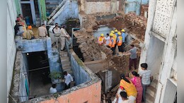 बारिश बनी जानलेवा: ग्वालियर में ढह गया मकान, मलबे में दबकर मजदूर की मौत; पिता-पुत्री घायल