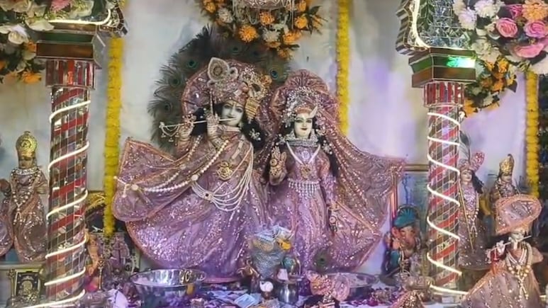 नंद के आनंद भयो जय कन्हैया लाल की... शाजापुर समेत पूरे MP में धूमधाम से मनी कृष्ण जन्माष्टमी, मंदिरों में उमड़ा भक्तों का सैलाब नंद के आनंद भयो जय कन्हैया लाल की... शाजापुर समेत पूरे MP में धूमधाम से मनी कृष्ण जन्माष्टमी, मंदिरों में उमड़ा भक्तों का सैलाब