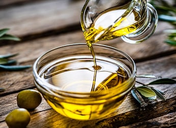 Nutritionist Reveals Common Cooking Oil Habits You Should Avoid