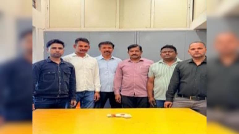 भोपाल के ड्रग्स सिंडिकेट मामले में यासीन मछली का गुर्गा गिरफ्तार, बंदूक के साथ खरीदता था ड्रग्स भोपाल के ड्रग्स सिंडिकेट मामले में यासीन मछली का गुर्गा गिरफ्तार, बंदूक के साथ खरीदता था ड्रग्स