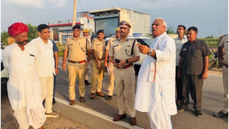 Rajasthan: डीग थाने की जर्जर इमारत का 'डर', NDTV की खबर के बाद मंत्री-SP दौड़े, ढूंढ रहे नई जगह Rajasthan: डीग थाने की जर्जर इमारत का 'डर', NDTV की खबर के बाद मंत्री-SP दौड़े, ढूंढ रहे नई जगह