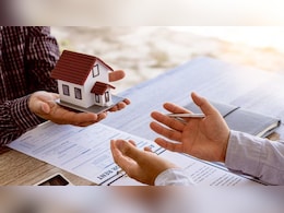 Fake Property Check: प्रॉपर्टी खरीदने से पहले यह जरूर चेक कर लें, नहीं तो पछताएंगे Fake Property Check: प्रॉपर्टी खरीदने से पहले यह जरूर चेक कर लें, नहीं तो पछताएंगे
