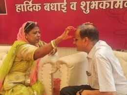 Ajmer: विधायक अनीता भदेल ने पुलिसकर्मी और डॉक्टर को बांधी राखी, कहा- इन्हें रक्षा सूत्र बांधना मेरा फर्ज