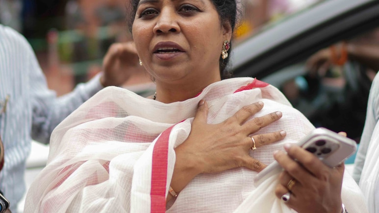 डबल इंजन की सरकार पूरी तरह फेल... चेन स्‍नैचिंग की पीड़‍ित महिला सांसद का बयान, महिला सुरक्षा पर सवाल 
