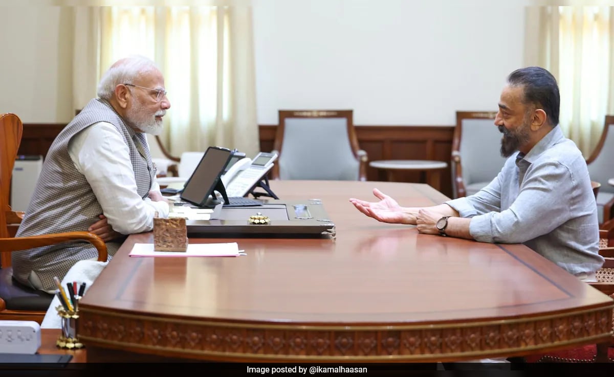 Chennai Актьорът политик Камал Хаасан се срещна с министър председателя