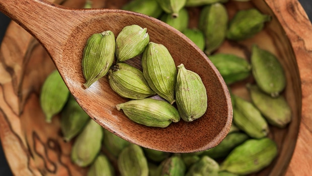 7 benefits of green cardamom 7 benefits of green cardamom
