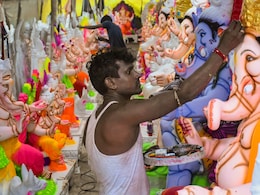 Ganesh Chaturthi 2025 : दुकानातून मूर्ती खरेदी करताना आधीच पाहून घ्या 'या' गोष्टी, अन्यथा पश्चाताप होईल! Ganesh Chaturthi 2025 : दुकानातून मूर्ती खरेदी करताना आधीच पाहून घ्या 'या' गोष्टी, अन्यथा पश्चाताप होईल!