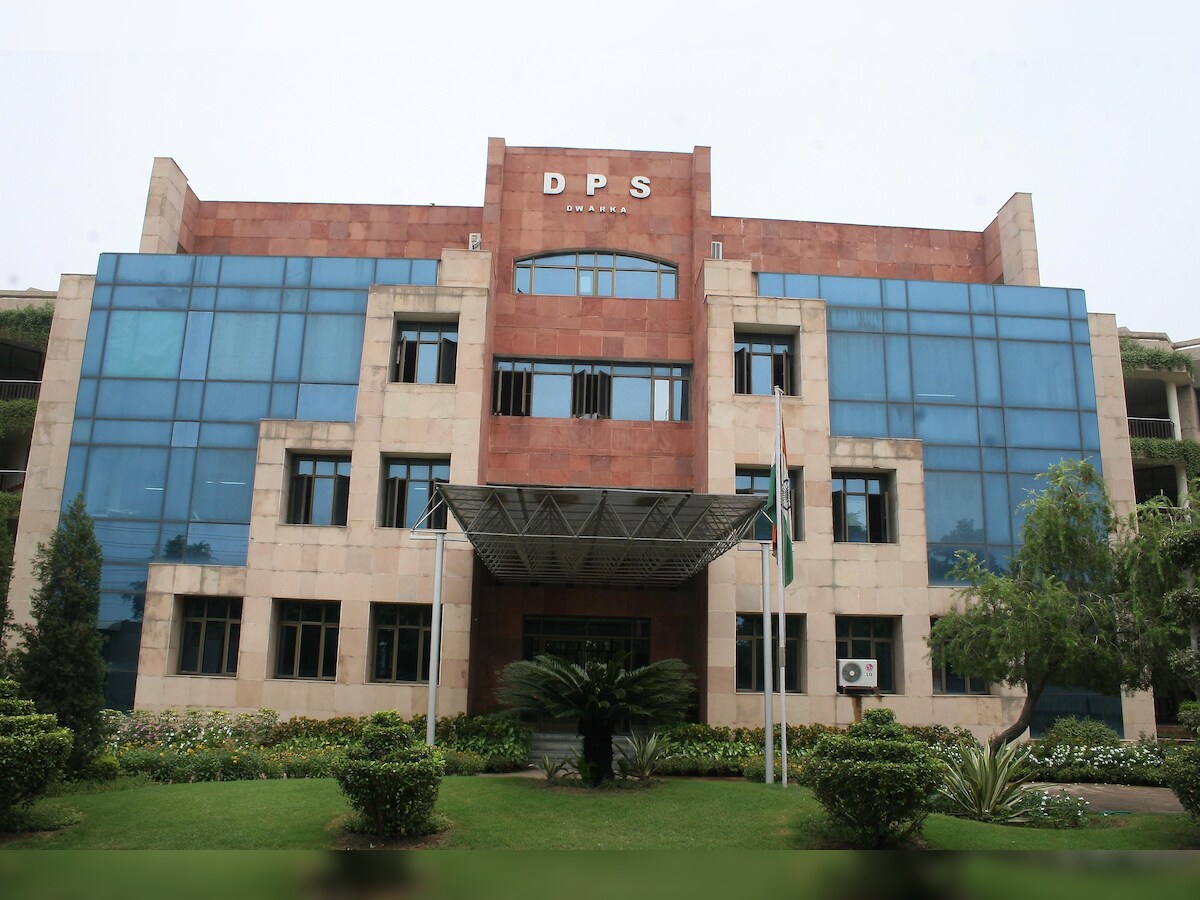 DPS द्वारका स्कूल को बम से उड़ाने की धमकी, दिल्ली पुलिस मौके पर पहुंची