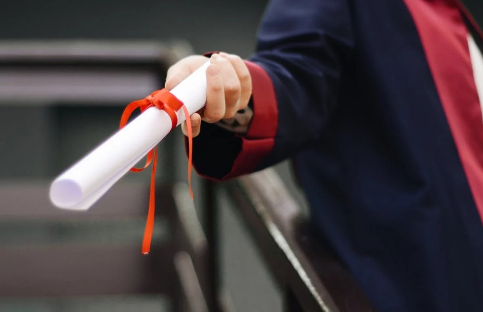 Man's Fake Harvard MBA Stunt Sparks Debate, Lawyer Sets Record Straight