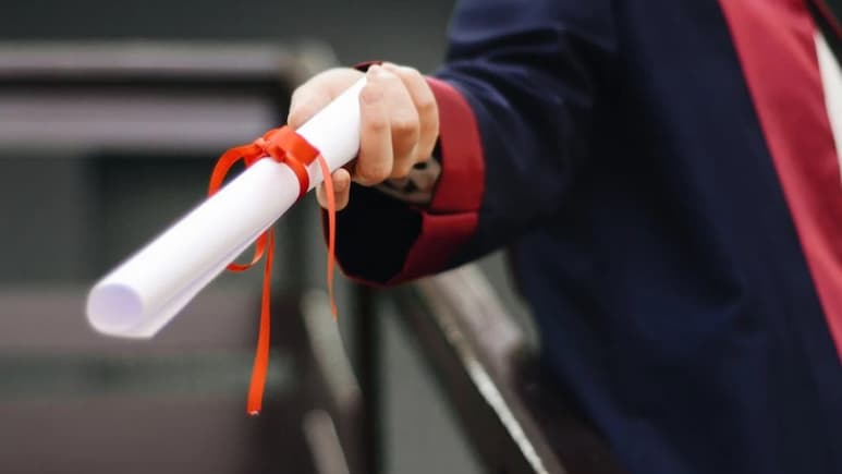 LinkedIn User's Fake Harvard MBA Stunt Sparks Debate, Lawyer Sets Record Straight