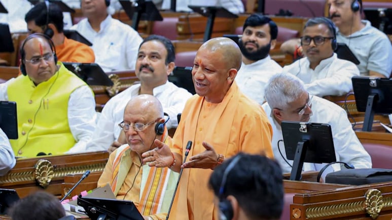 UP में आज बनेगा नया रिकॉर्ड, बिना ब्रेक 24 घंटे चलेगी विधानसभा, अखिलेश बोले-ये सब पागलपन UP में आज बनेगा नया रिकॉर्ड, बिना ब्रेक 24 घंटे चलेगी विधानसभा, अखिलेश बोले-ये सब पागलपन