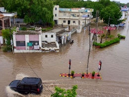 Rajasthan Rain: जयपुर से सवाई माधोपुर तक आसमानी आफत, बह गईं गाड़ियां, अगले 72 घंटे अलर्ट Rajasthan Rain: जयपुर से सवाई माधोपुर तक आसमानी आफत, बह गईं गाड़ियां, अगले 72 घंटे अलर्ट