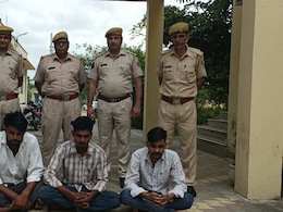 11 ATM कार्ड, खातों में करोड़ों के ट्रांजैक्शन,  साइबर ठगी के खिलाफ पुलिस की बड़ी कार्रवाई; तीन गिरफ्तार  11 ATM कार्ड, खातों में करोड़ों के ट्रांजैक्शन,  साइबर ठगी के खिलाफ पुलिस की बड़ी कार्रवाई; तीन गिरफ्तार