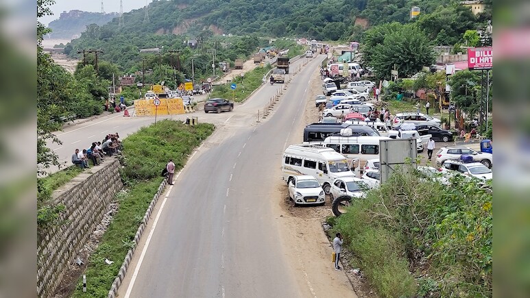 NHAI Launches Pilot Project For Real-Time Stray Cattle Safety Alert On National Highways